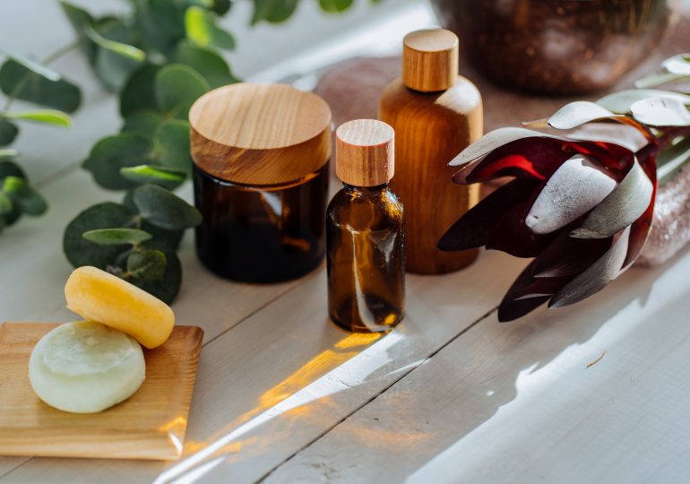 Are waterless cosmetics the products of the future? Find out why this is a viable scenario