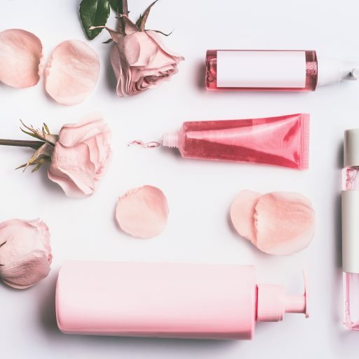 5 reasons why every woman should replace conventional cosmetics with natural ones