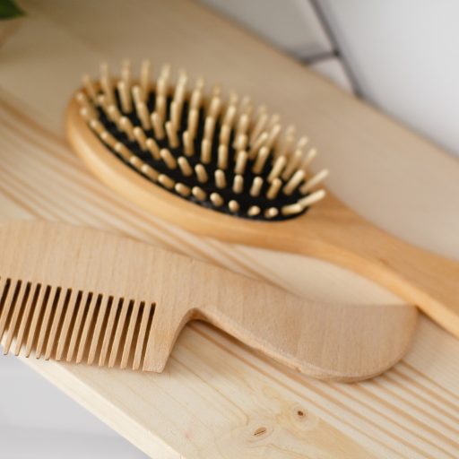 Brush or Comb? We tell you how to choose the best hair styling tool