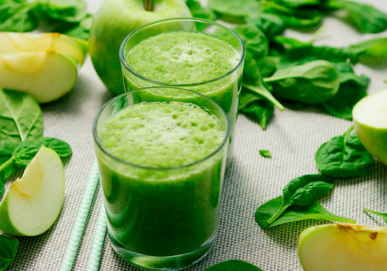 Does a juice diet do more harm than good? Check out