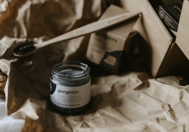 Toothpaste with activated charcoal - is it a healthy and safe product?