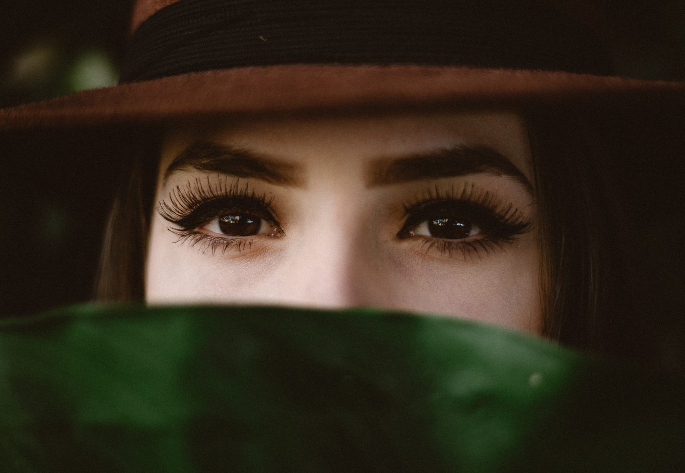 Long and Healthy Eyelashes: Essential Care Tips for Luscious Lashes